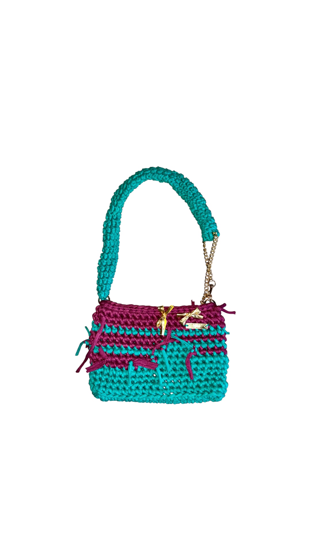 Color Craze von MJAVÉ – Lila Petrol Tasche mit Fransen und Kettenhenkel. Individuelle Statement Bag in Wunschfarben für moderne Boho & Streetstyle Looks.