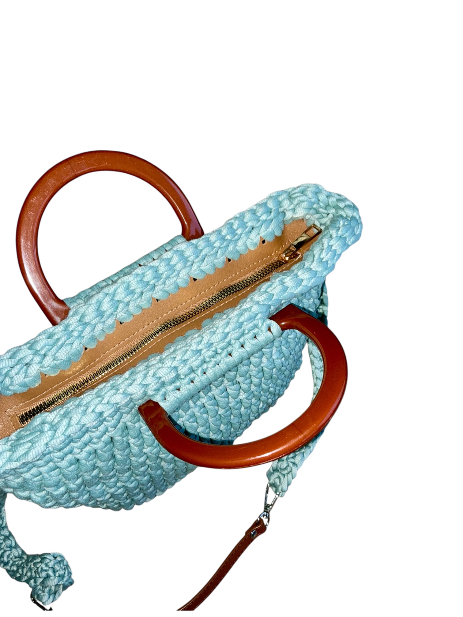 Handgefertigte gehäkelte Tasche